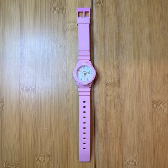 Casio Resin Ladies' Dive Watch 100M Pink LRW-200H, 32mm - Picture 2 of 5
